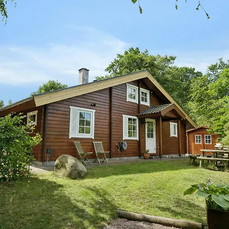 Modern With Hot Tub Near Water Glesborg